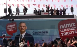 Özgür Özel, İzmir Çiğli’de Halk Buluşmasında Konuştu