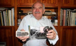 Konya’da bir adam çocuklarına ait eşyaları saklıyor