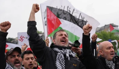 Üsküdar’da İHH ve Özgürlük Filosu tarafından Gazze’yi Unutma yürüyüşü düzenlendi