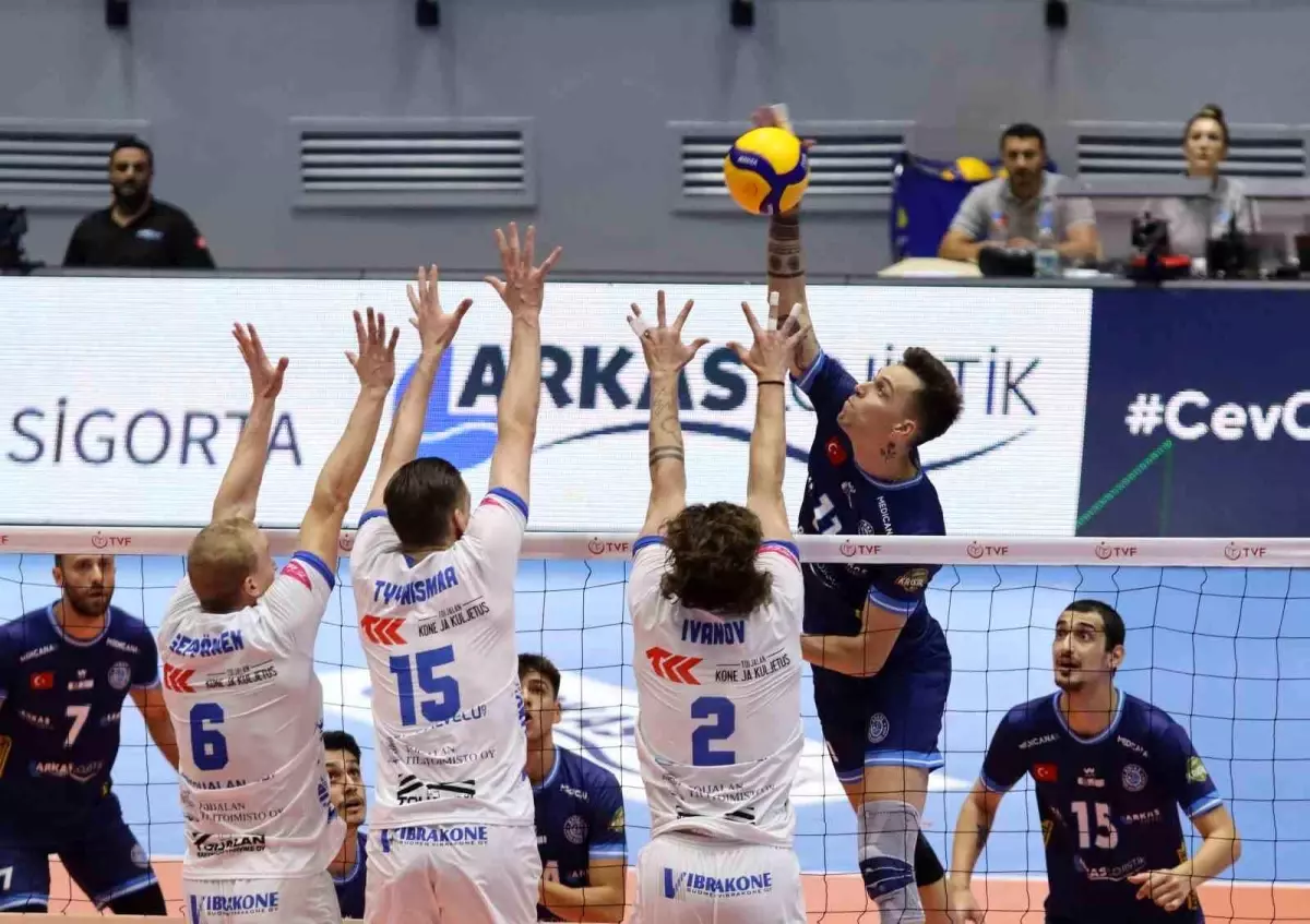 Arkas Spor, Akaa Volley’e Yenildi