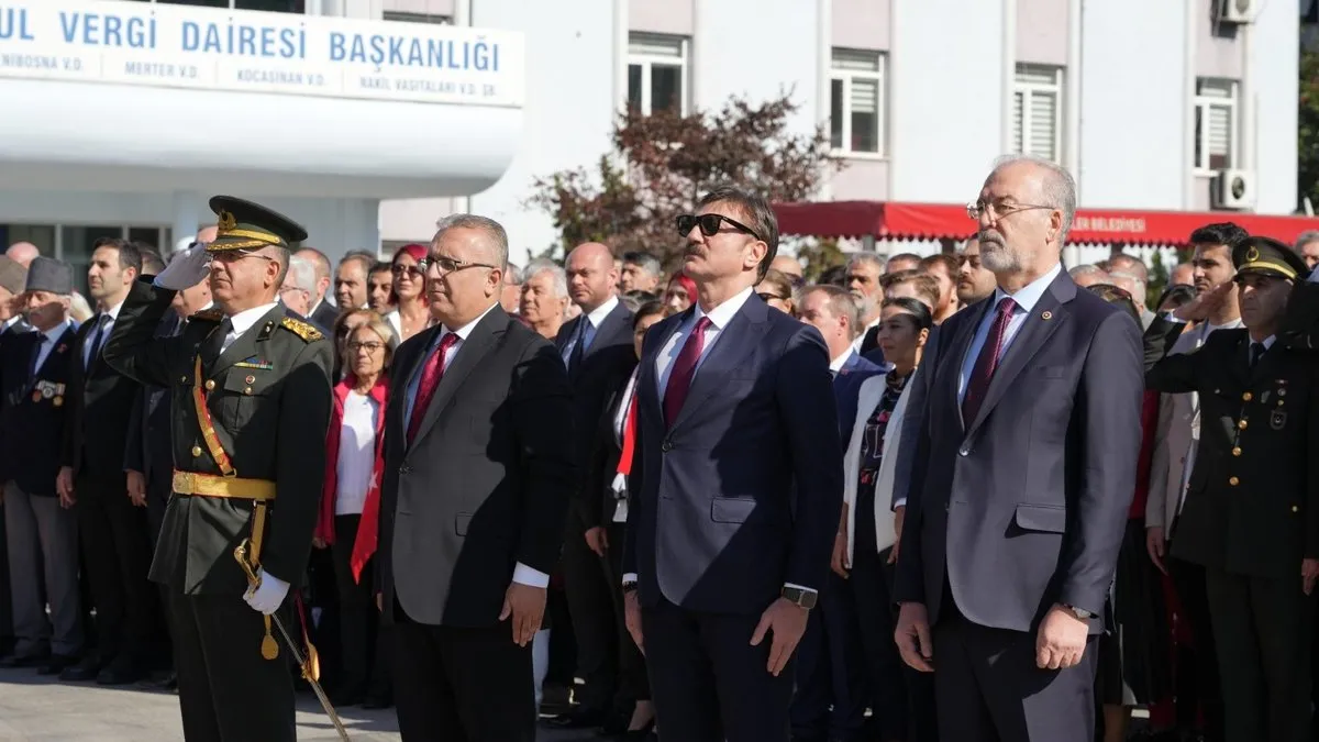 Cumhuriyetin 101. yılına özel 101 bisiklet dağıtıldı