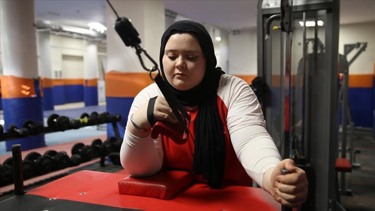 Fehime Bülbül’ün bilek güreşiyle dansı: Yapamazasın dediler, Avrupa Şampiyonu oldu