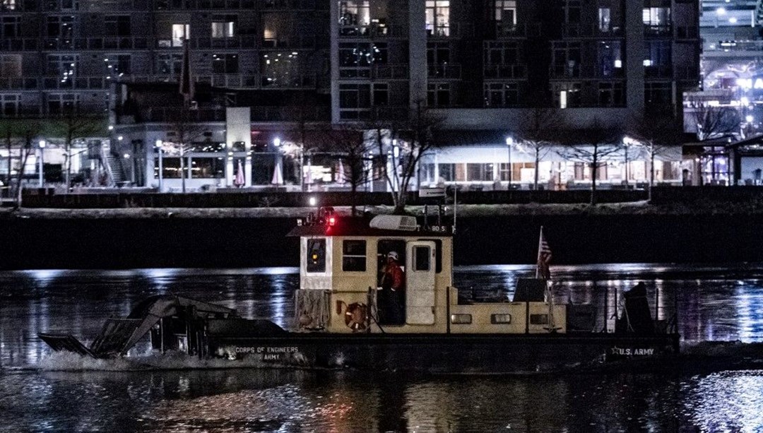 ABD’de helikopter ile uçak çarpışarak nehre düştü: Facia nasıl gerçekleşti?