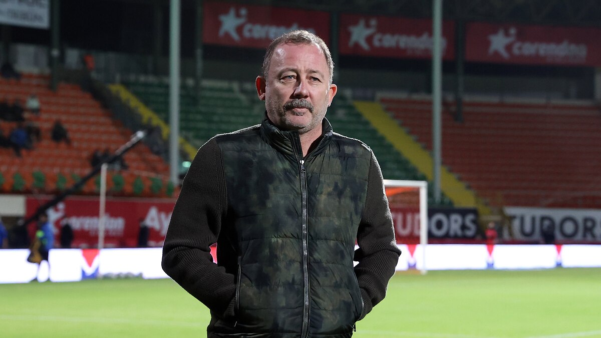 Serdal Adalı’dan Sergen Yalçın açıklaması: Kendisi tatildeymiş